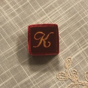 Velvet Mrs. Box with an engraved Rose gold “K”